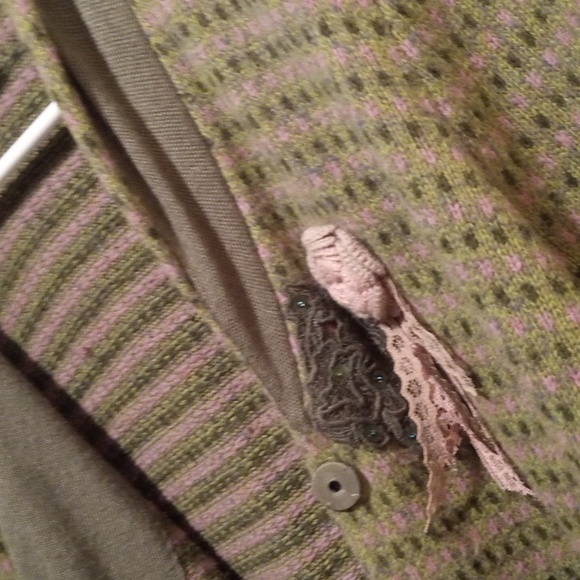 Sigrid Olsen L Lightweight Sweater Snap/Buttons Roses Lace Embellished - Picture 16 of 16